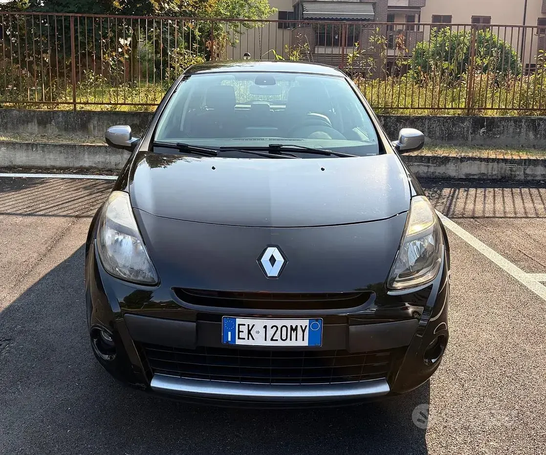 Usata Renault Clio Dynamique 75 CV (55 kW) 2012 Utilitaria