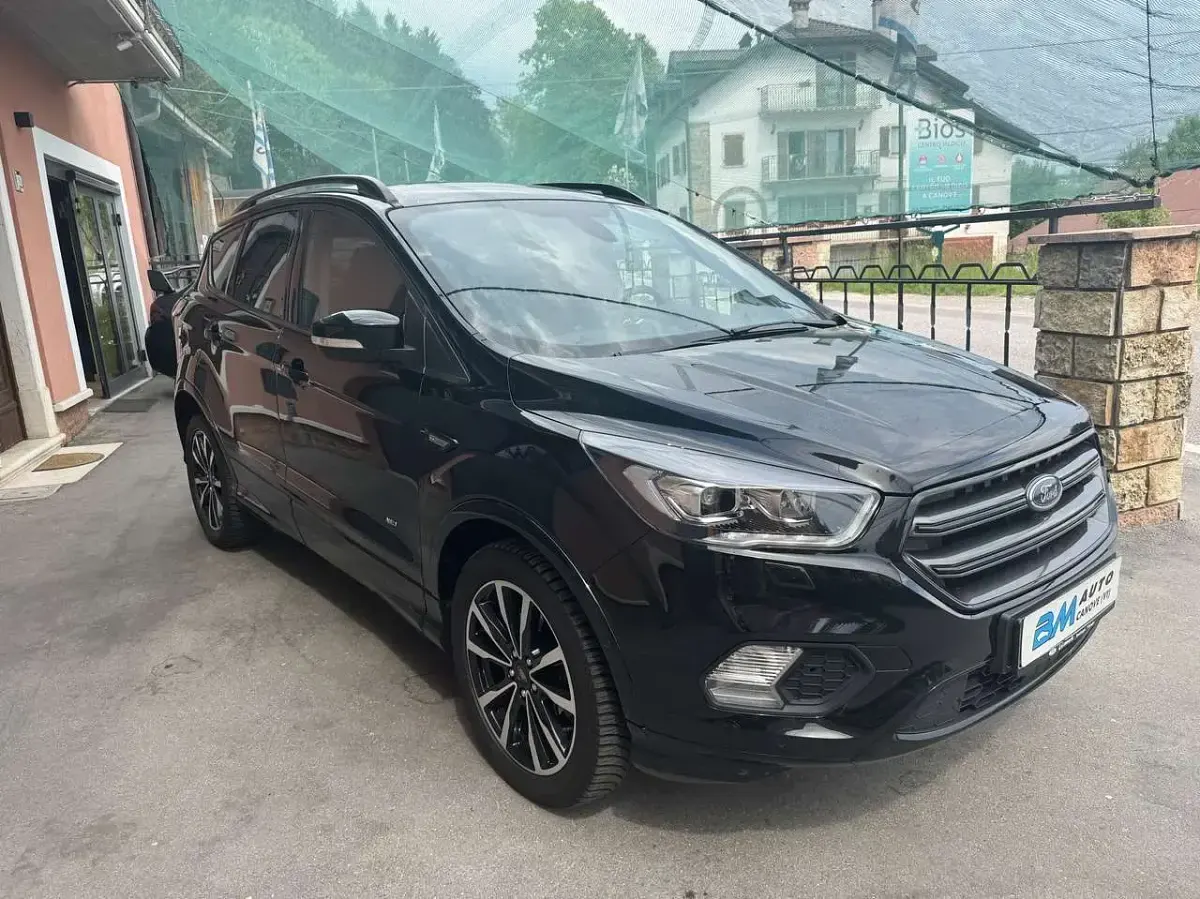 Usata Ford Kuga ST-Line 185 CV (136 kW) 2019 Nero SUV