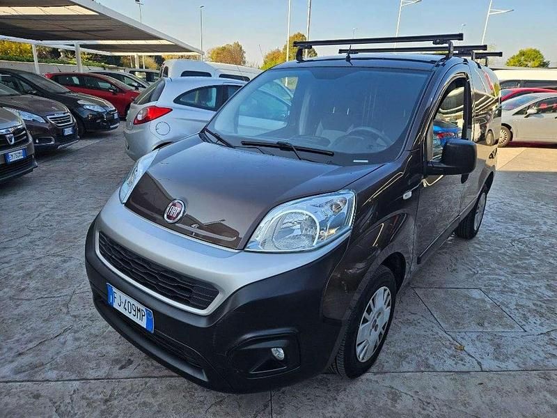 Usata Fiat Fiorino 80 CV (58 kW) 2017 Marrone metallizzato Monovolume