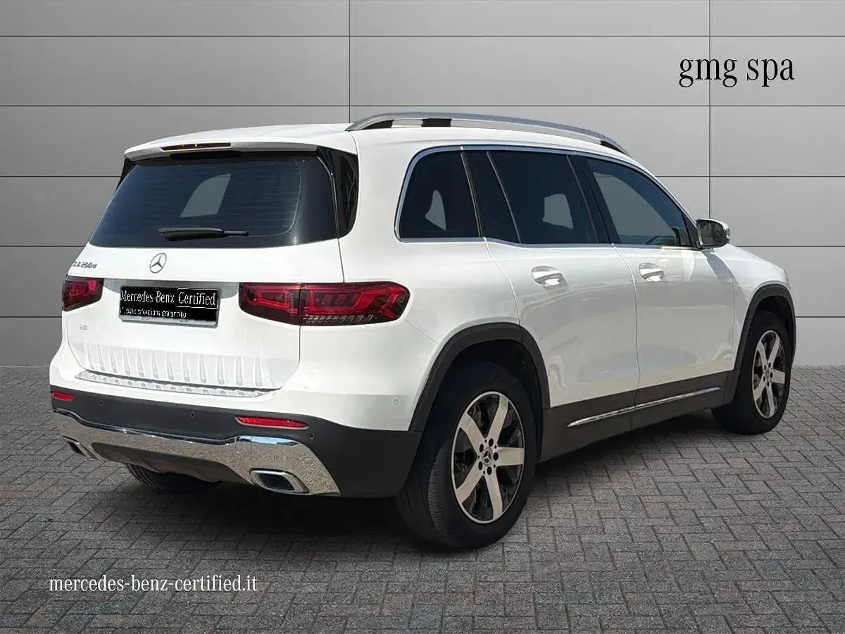 Usata Mercedes GLB200 150 CV (110 kW) 2021 Bianco SUV