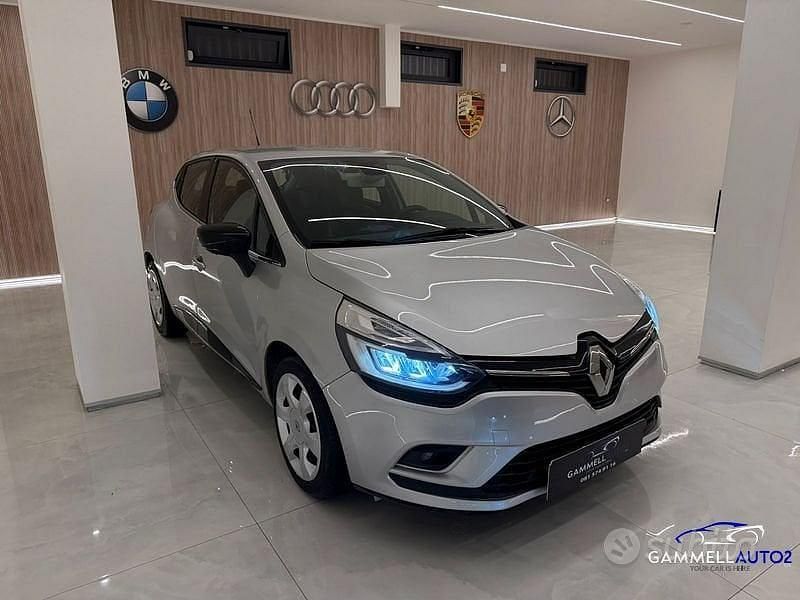 Usata Renault Clio IV Business 90 CV (66 kW) 2019 Grigio Berlina