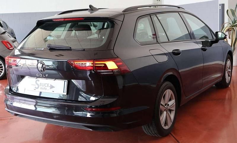Usata VW Golf VIII Life 116 CV (85 kW) 2022 Other Station wagon