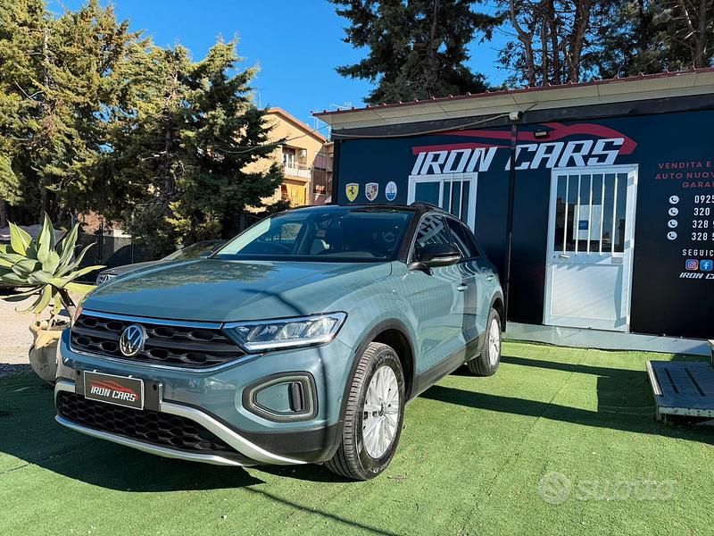 Usata VW T-Roc Style 149 CV (109 kW) 2023 Verde SUV