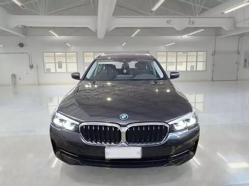 Usata BMW 530e 184 CV (135 kW) 2021 Grigio Station wagon