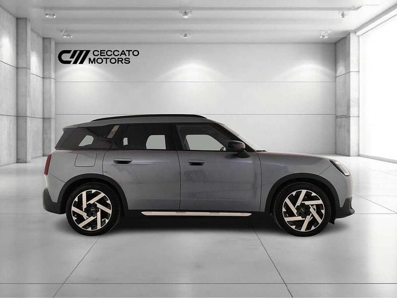 Usata Mini Cooper S Countryman Favoured 230 kW (313 CV) 2024 Smokey green SUV