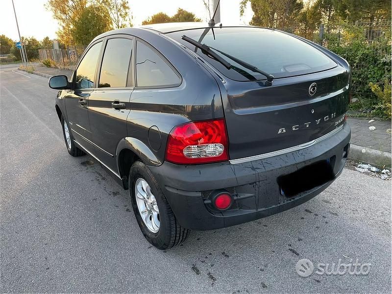 Usata Ssangyong (KGM) Actyon 141 CV (103 kW) 2008 Blu SUV