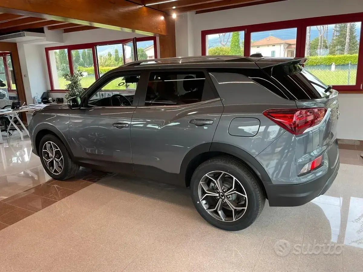 Nuova KGM Korando 163 CV (119 kW) 2025 Grigio SUV