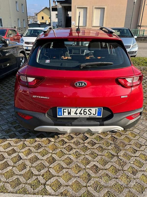 Usata Kia Stonic Style 120 CV (88 kW) 2019 Rosso SUV