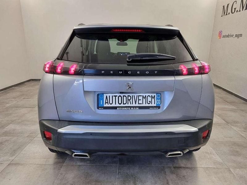 Usata Peugeot 2008 Allure 131 CV (96 kW) 2021 Argento SUV