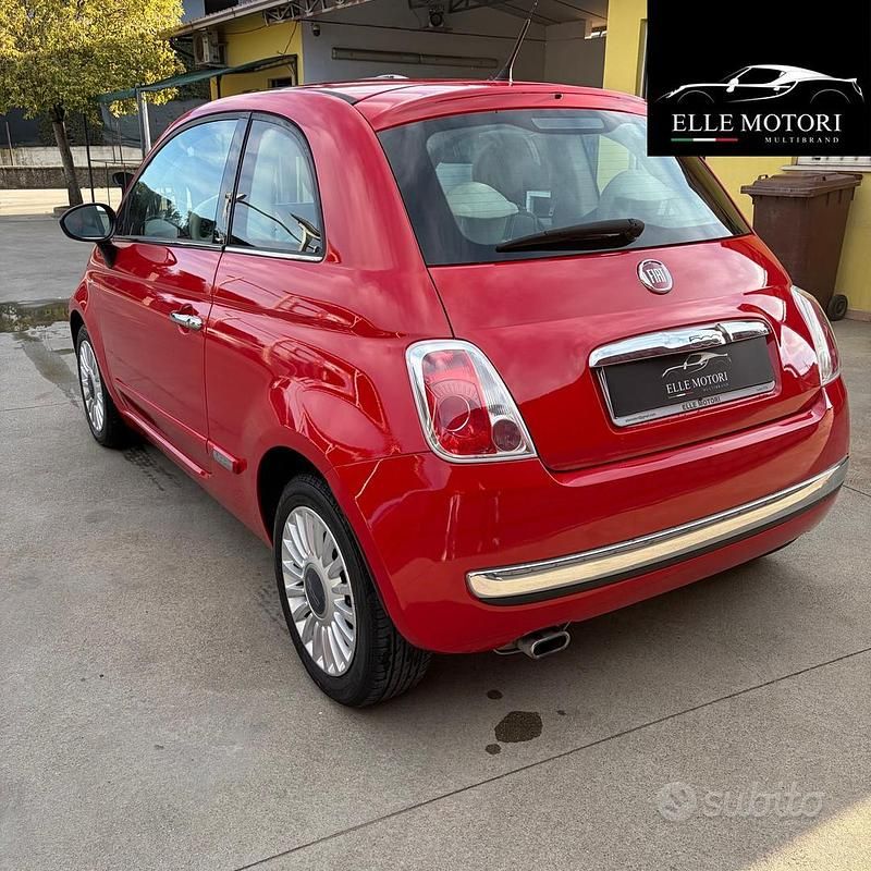 Begagnad Fiat 500 Lounge 69 HK (50 kW) 2009 Röd Cab