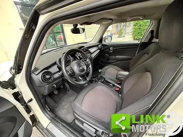 Usata Mini Cooper D 116 CV (85 kW) 2016 Beige Utilitaria