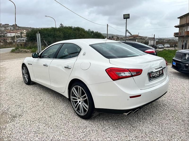 Usata Maserati Ghibli 275 CV (202 kW) 2016 Bianco Berlina