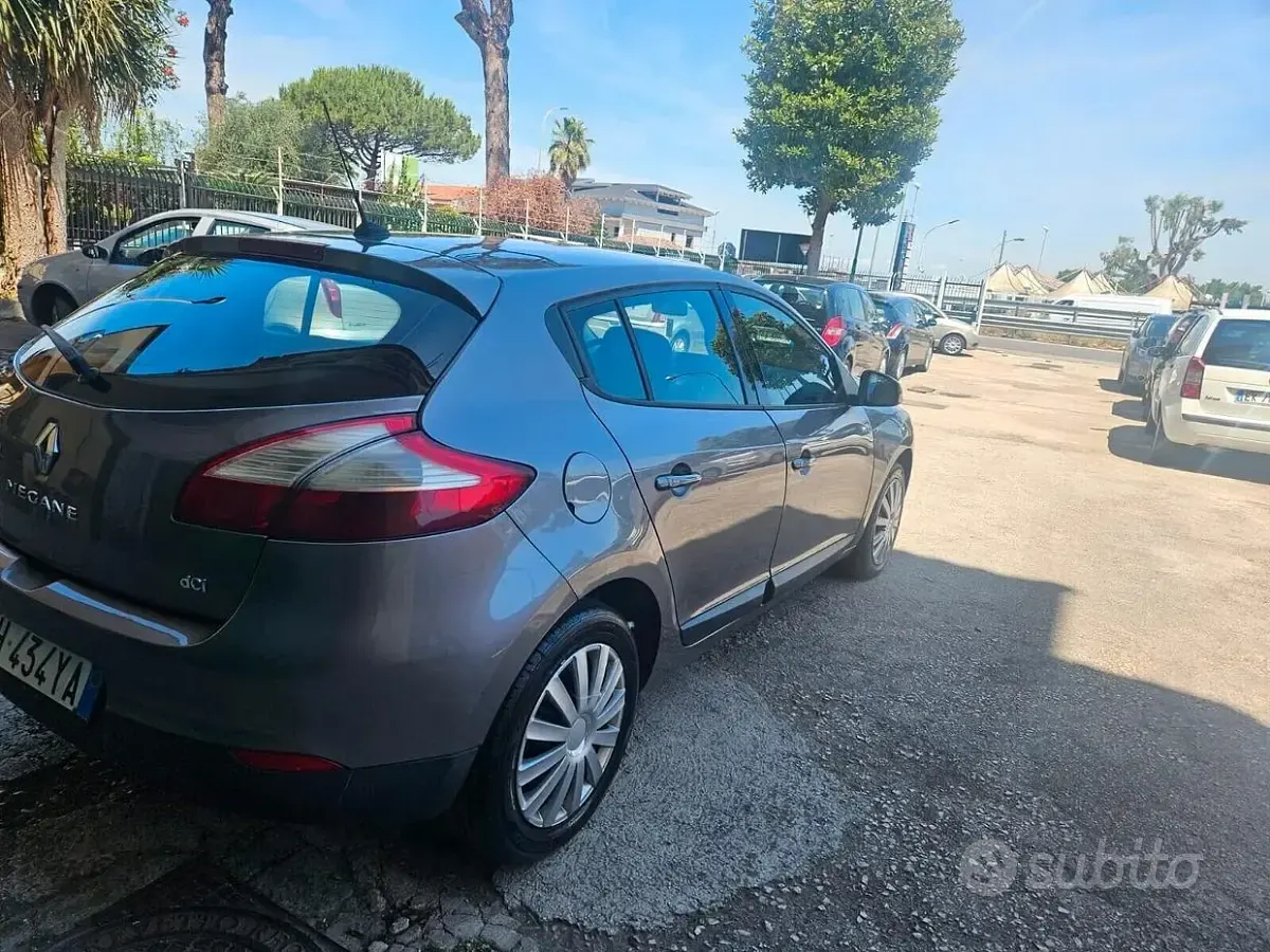 Usata Renault Mégane III 90 CV (66 kW) 2011 Berlina