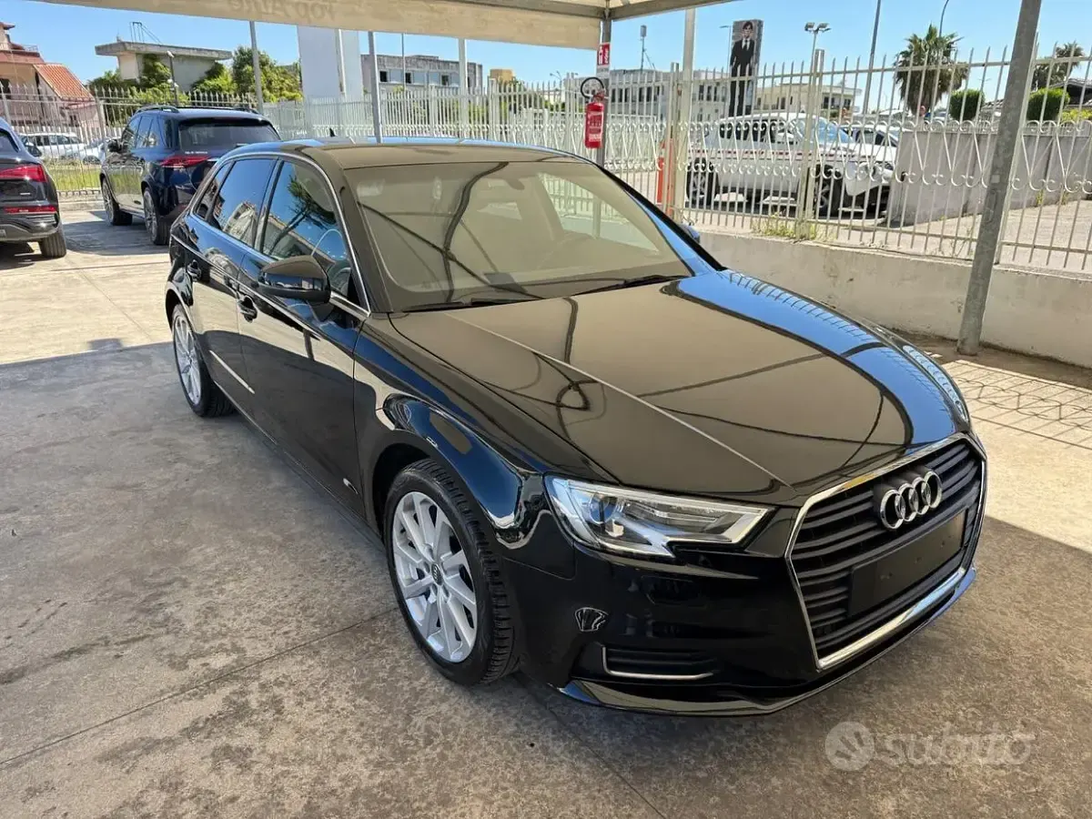 Usado Audi A3 Design 116 CV (85 kW) 2017 Negro Berlina