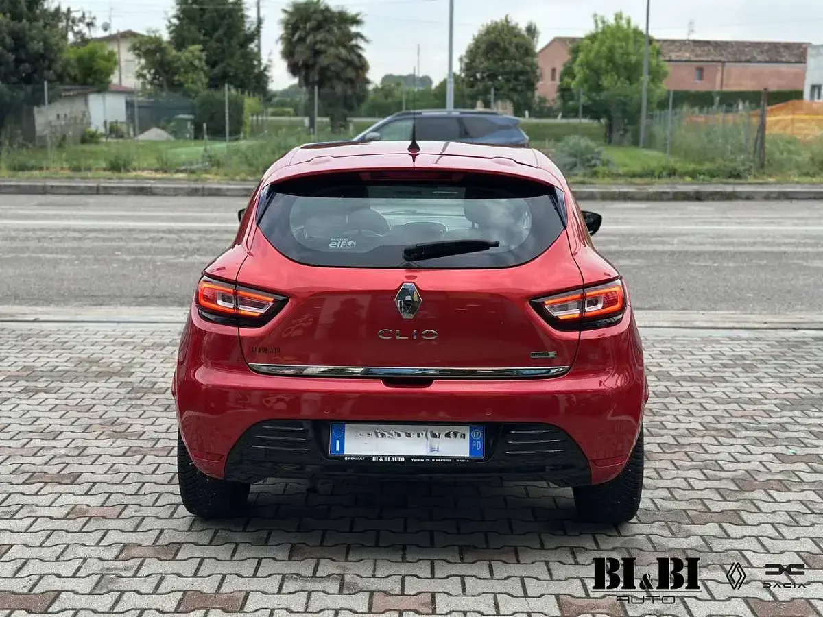 Usata Renault Clio IV Intens 90 CV (66 kW) 2017 Rosso Berlina
