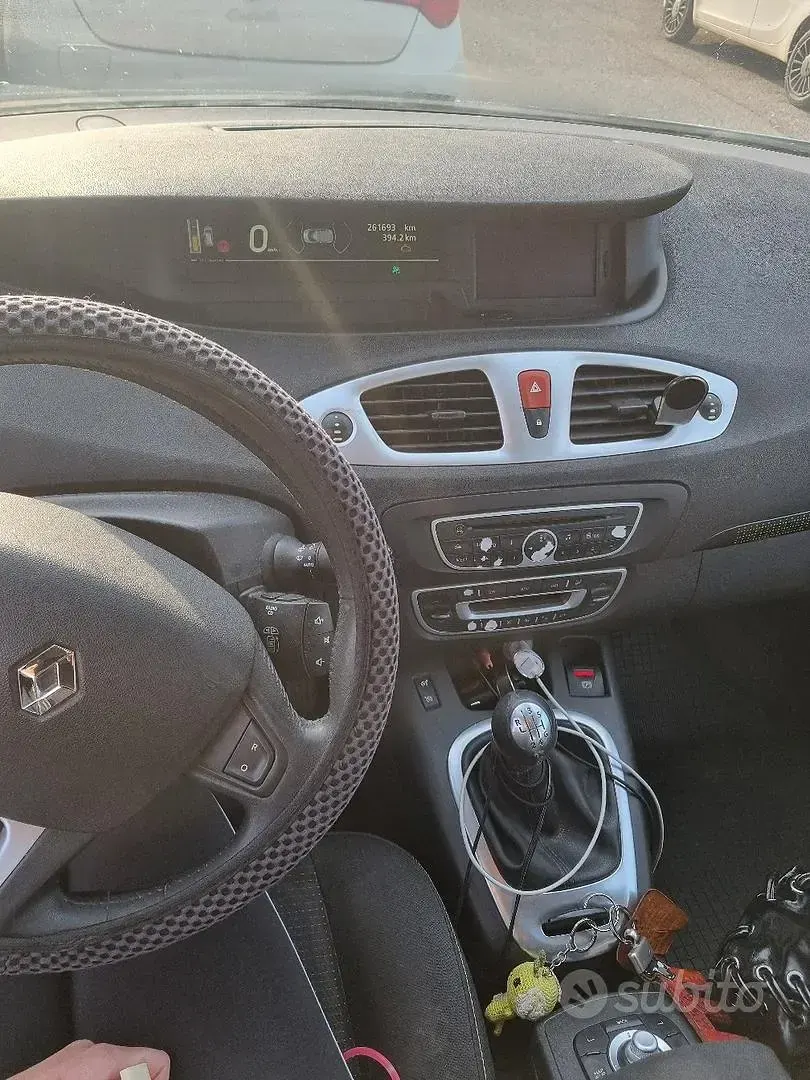 Usata Renault Scenic E-Tech 115 CV (84 kW) 2011 Bianco Monovolume