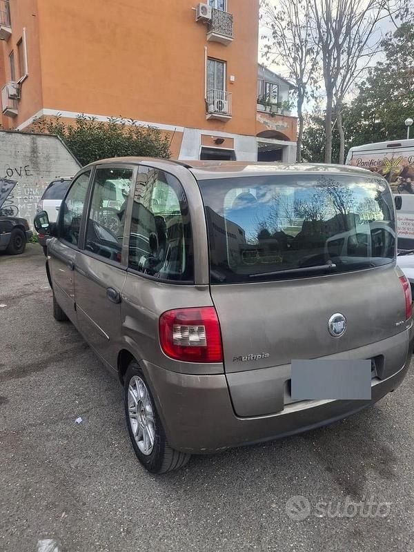 Usata Fiat Multipla 120 CV (88 kW) 2006 Marrone Monovolume