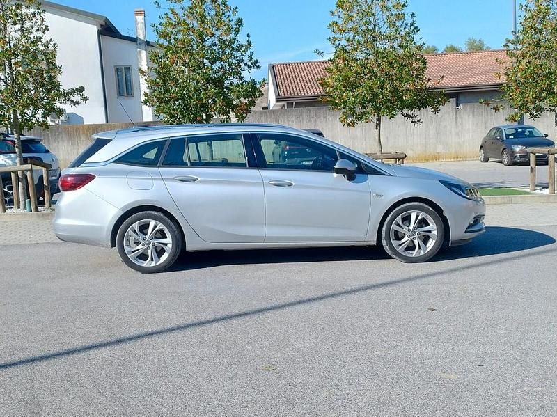 Usata Opel Astra Business 110 CV (80 kW) 2017 Grigio Station wagon