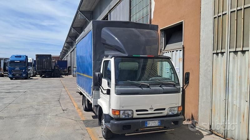 Usata Nissan Cabstar 106 CV (77 kW) 2001 Pick-up