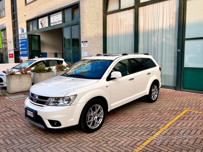 Usata Fiat Freemont Lounge 170 CV (125 kW) 2012 Bianco SUV