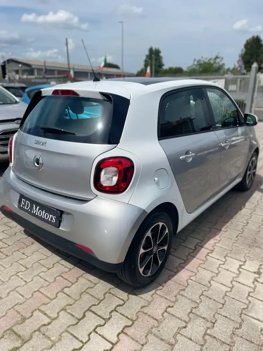 Usata Smart ForFour Passion 71 CV (52 kW) 2017 Argento Utilitaria