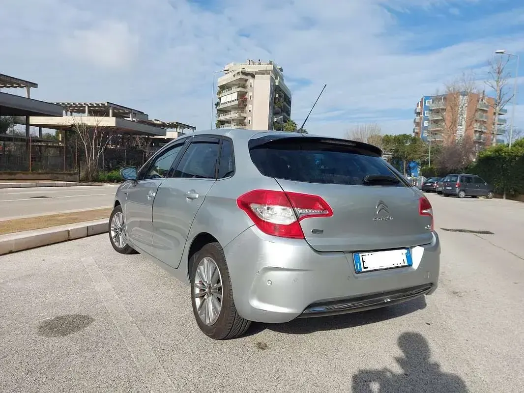 Usata Citroën C4 Exclusive 111 CV (81 kW) 2012 Argento Berlina