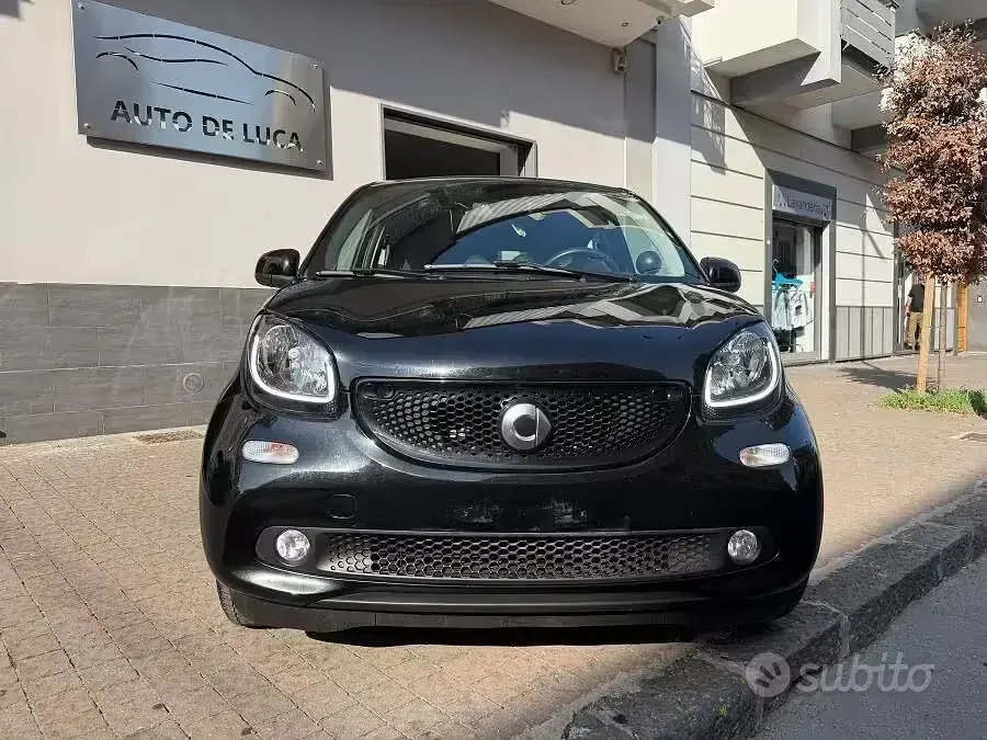 Usata Smart ForFour Prime 90 CV (66 kW) 2019 Nero Utilitaria