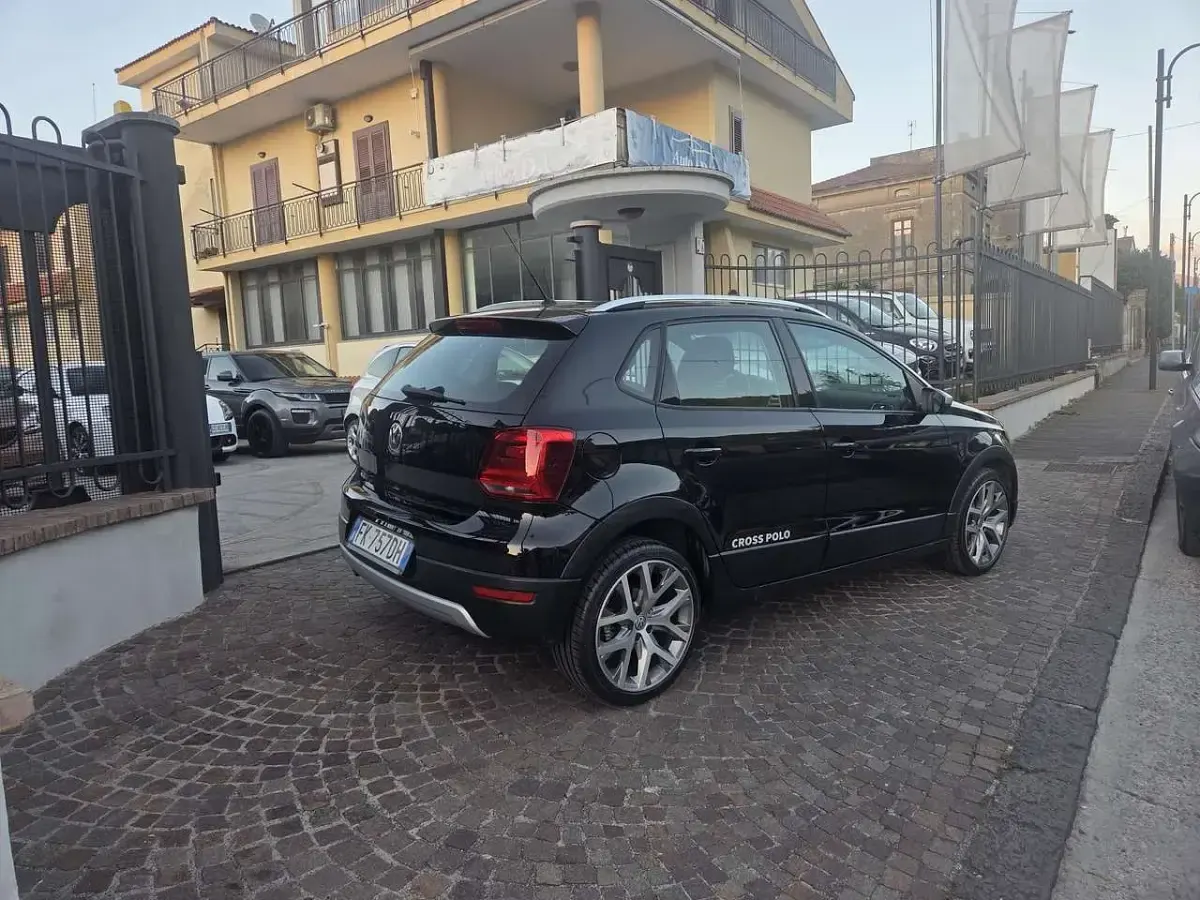 Usata VW Polo Cross 90 CV (66 kW) 2017 Nero Utilitaria