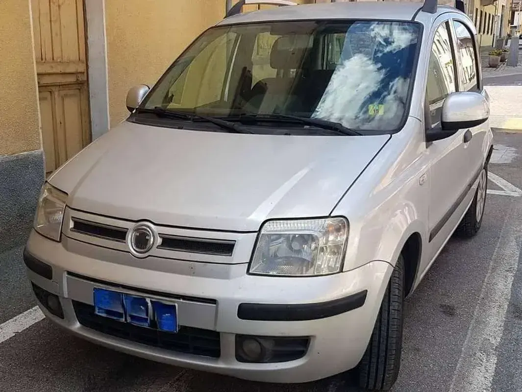 Usata Fiat Panda Dynamic 60 CV (44 kW) 2010 Argento Utilitaria