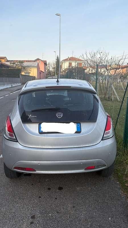 Usata Lancia Ypsilon Gold 69 CV (50 kW) 2017 Utilitaria