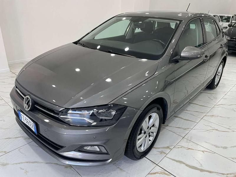 Grigio Usata 2020 VW Polo Comfortline Tre volumi | 14.490 € (Ottimo prezzo) - Immagine 1/4