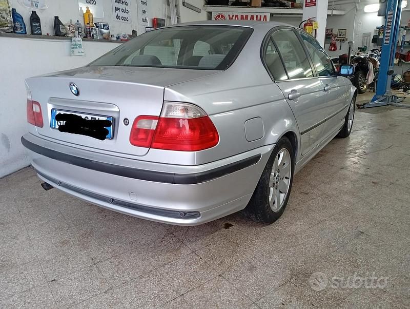 Usata BMW 318 2000 Grigio Berlina