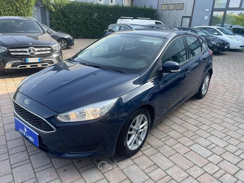 Usata Ford Focus S 120 CV (88 kW) 2017 Blu Berlina