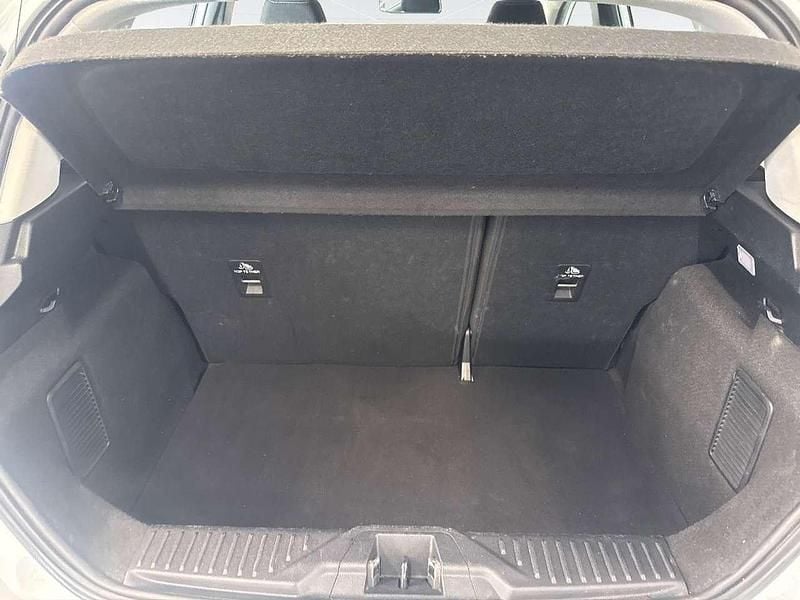 Second-hand Ford Fiesta Titanium 75 CP (55 kW) 2023 Alb Berlinǎ