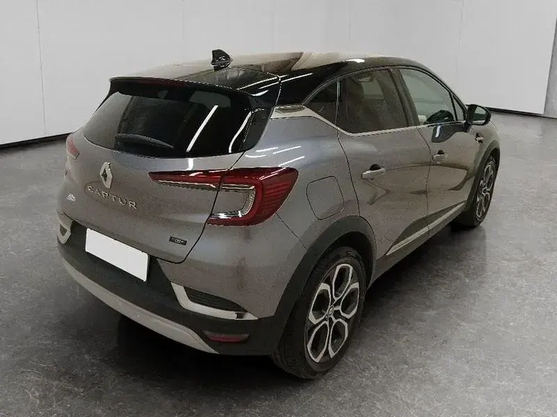 Usata Renault Captur Techno 145 CV (106 kW) 2023 Grigio SUV