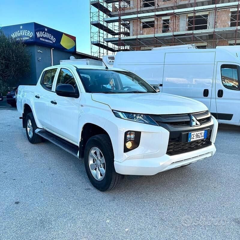 Usata Mitsubishi L200 150 CV (110 kW) 2021 Bianco Pick-up
