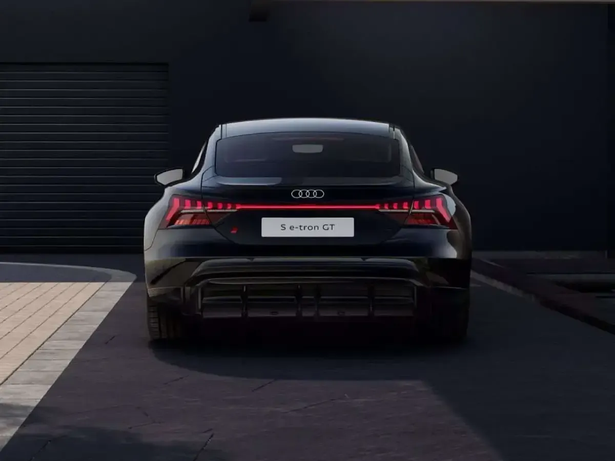 Nuova Audi e-tron GT quattro Ambiente 163 kW (222 CV) 2026 Nero mito metallizzato Berlina