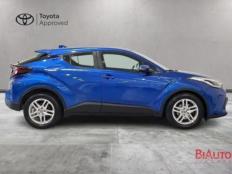 Usata Toyota C-HR Active 122 CV (89 kW) 2022 Bluazzurro SUV