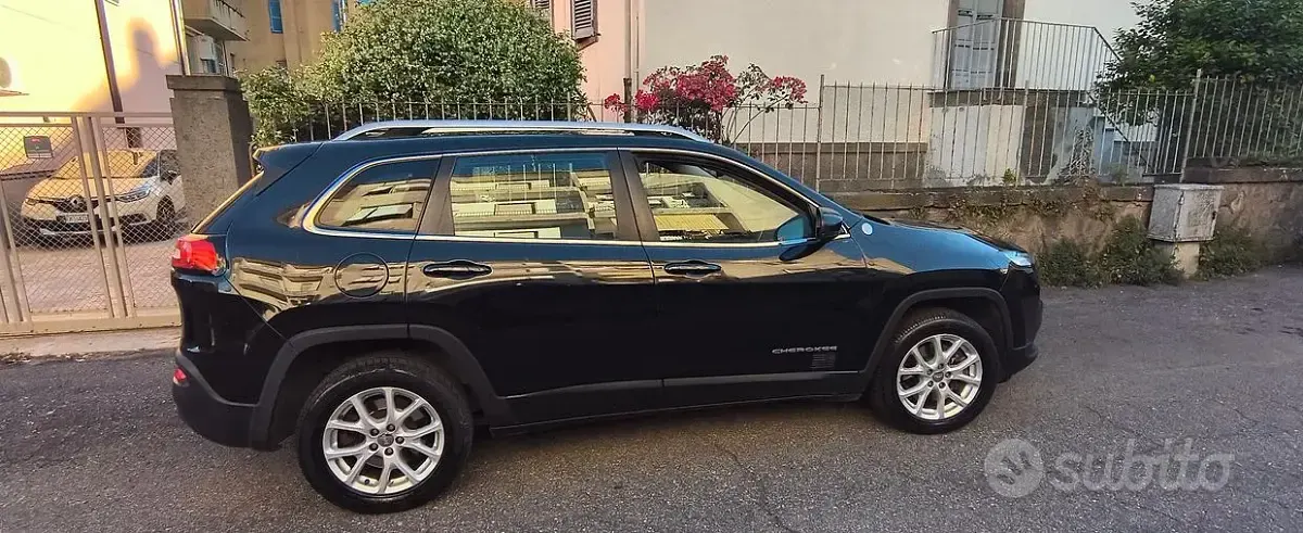 Usata Jeep Cherokee 170 CV (125 kW) 2016 Nero SUV