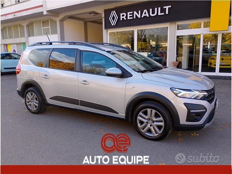 Grigio Usata 2022 Dacia Jogger Comfort Monovolume | 12.900 € (Ottimo prezzo) - Immagine 1/4