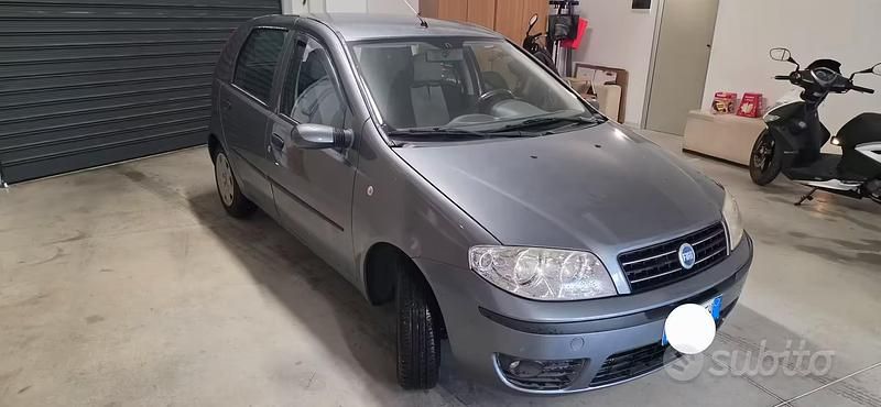 Usata Fiat Punto Dynamic 80 CV (58 kW) 2005 Utilitaria