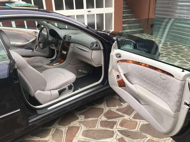 Usata Mercedes CLK270 Elegance 170 CV (125 kW) 2005 Blu/azzurro Coupé