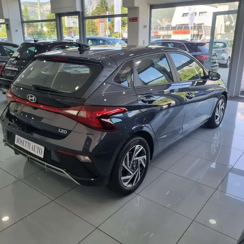 Nuova Hyundai i20 101 CV (74 kW) 2026 Grigio Utilitaria