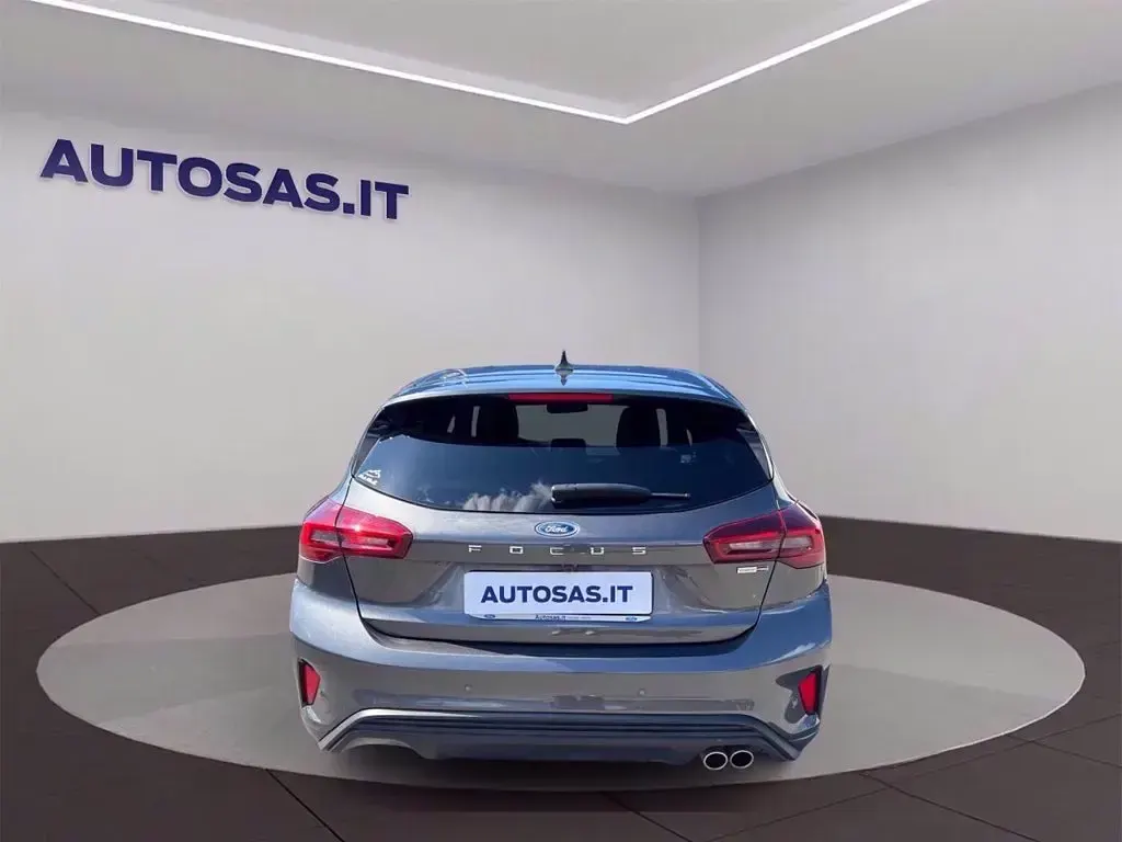 Usata Ford Focus ST-Line 125 CV (91 kW) 2023 Grigio metallizzato Berlina