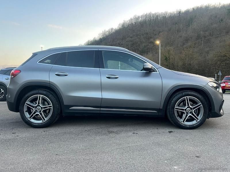Usata Mercedes GLA220 Premium 190 CV (139 kW) 2023 Grigio montagna magno manufakt SUV