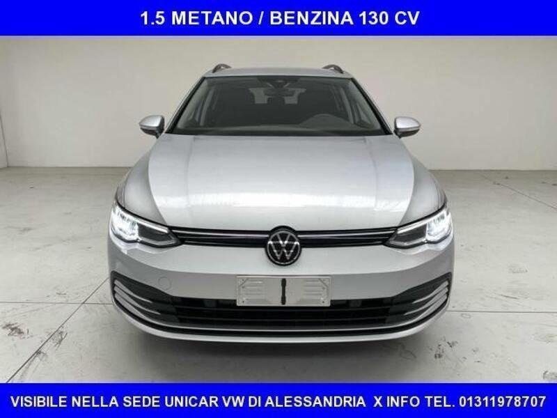 Usata VW Golf VIII Life 131 CV (96 kW) 2022 Argento metallizzato Station wagon