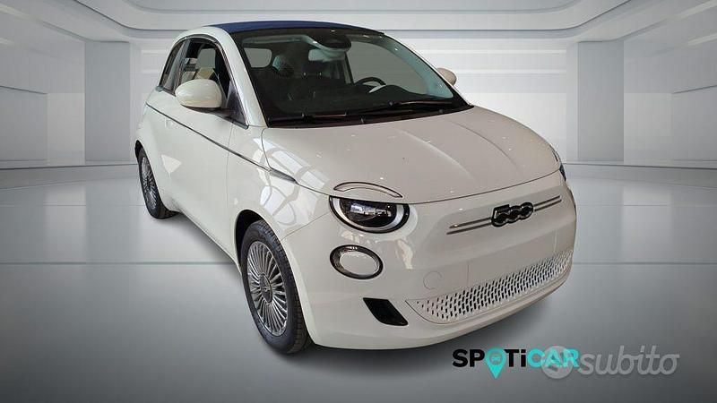 Usata Fiat 500e 86 kW (118 CV) 2024 Bianco Cabrio