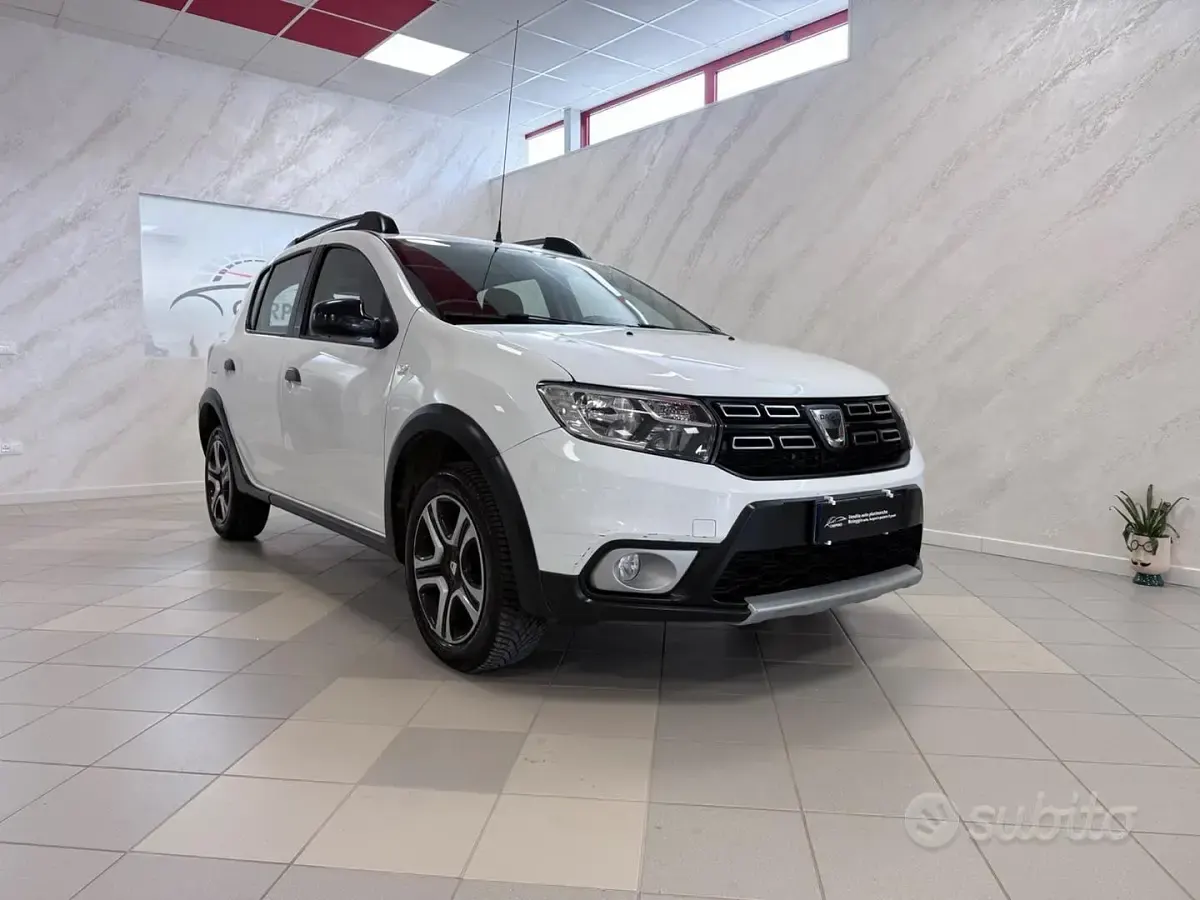Usata Dacia Sandero Stepway 90 CV (66 kW) 2017 Bianco Berlina