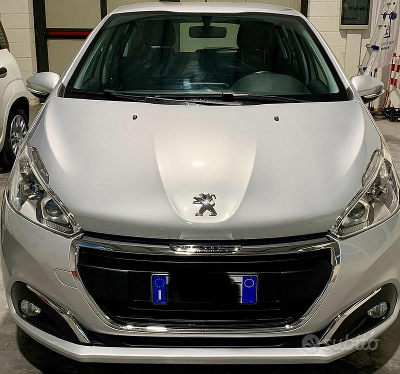 Usata Peugeot 208 2017 Grigio Utilitaria