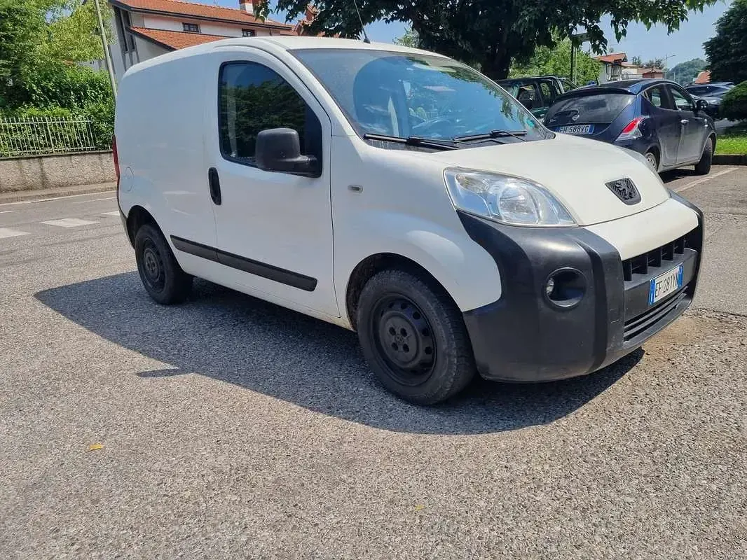 Usata Peugeot Bipper 75 CV (55 kW) 2012 Monovolume